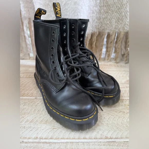Dr. Martens | Shoes | Doc Dr Martens Womens Air Wair Leather  display picture 1